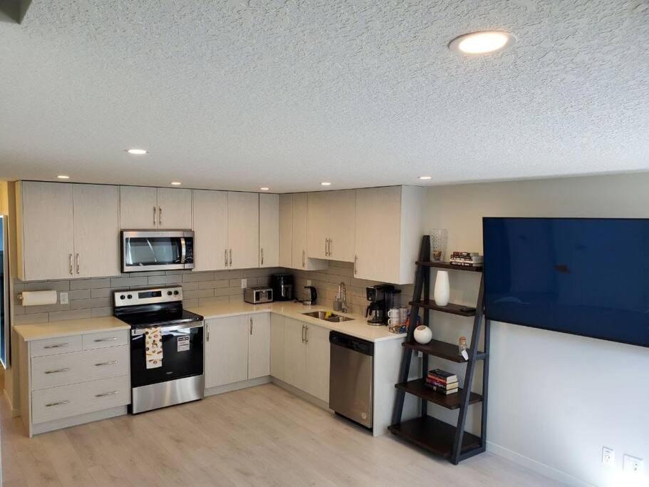 Apartmán Cozy Rockland Park Unit+Parking YYC Exteriér fotografie