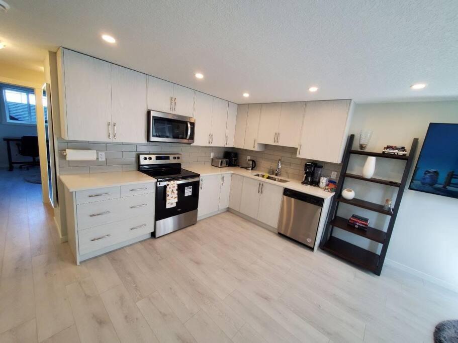 Apartmán Cozy Rockland Park Unit+Parking YYC Exteriér fotografie