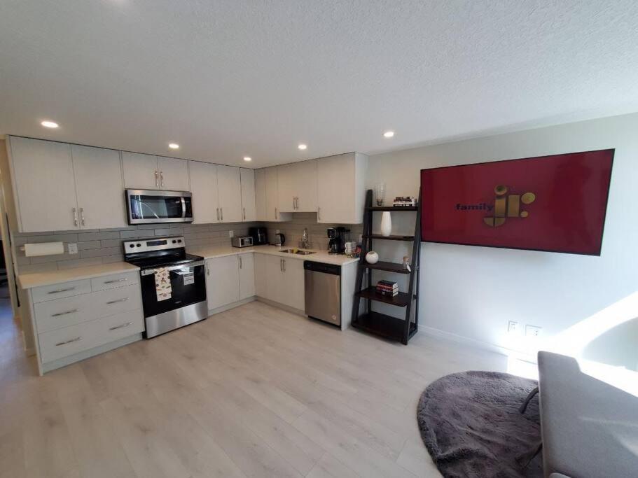 Apartmán Cozy Rockland Park Unit+Parking YYC Exteriér fotografie