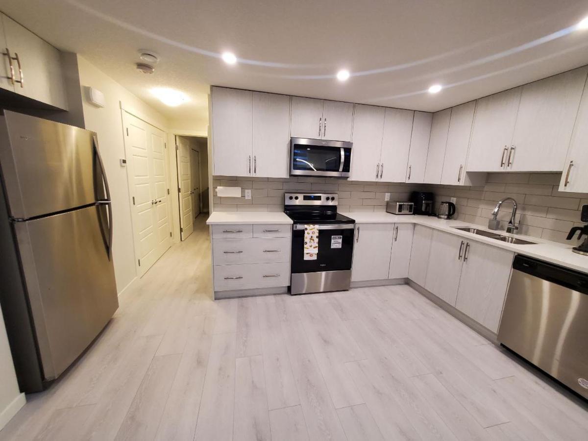 Apartmán Cozy Rockland Park Unit+Parking YYC Exteriér fotografie